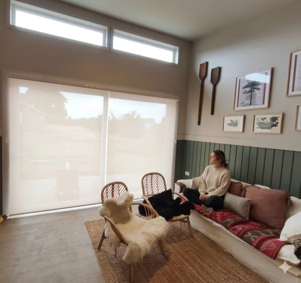 Cortinas roller para el living: cómo elegir la ideal